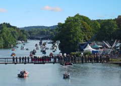 Kassel und sein Wasserfest - von der Drahtbrücke gesehen